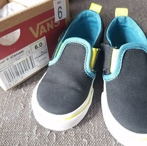 Vans "Asher" canvas slip ons